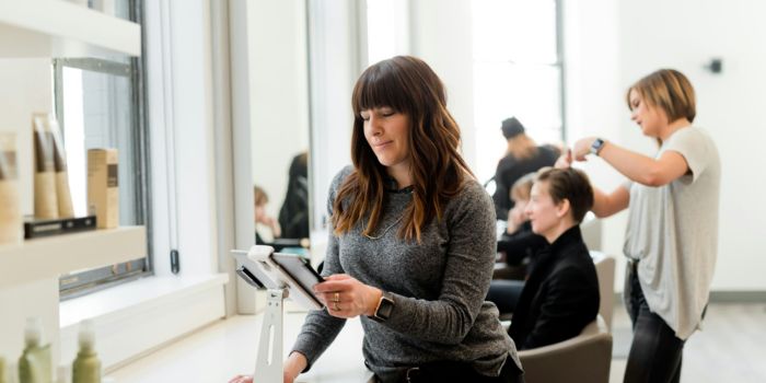 7 Manfaat Point of Sales untuk Bisnis Salon & Klinik Estetika